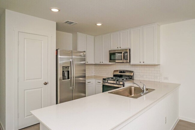 Building Photo - 1616 Hummock Steep