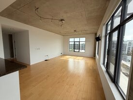 Building Photo - 288 3rd St
