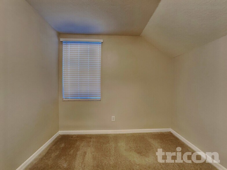 Building Photo - 14926 Deer Meadow Dr