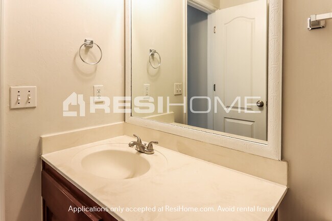 Building Photo - Home for Rent