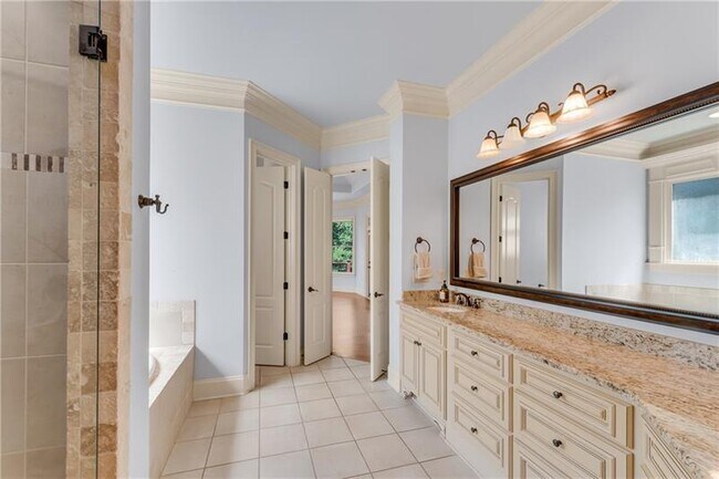 Building Photo - 5861 Yoshino Cherry Ln NE