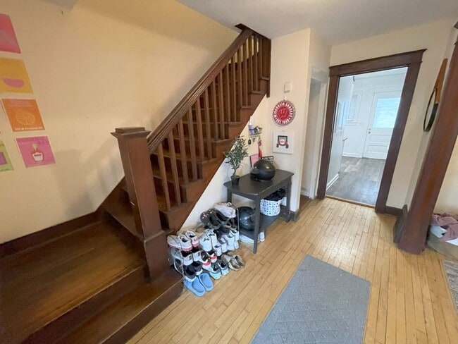 Building Photo - 1316 St James Ct
