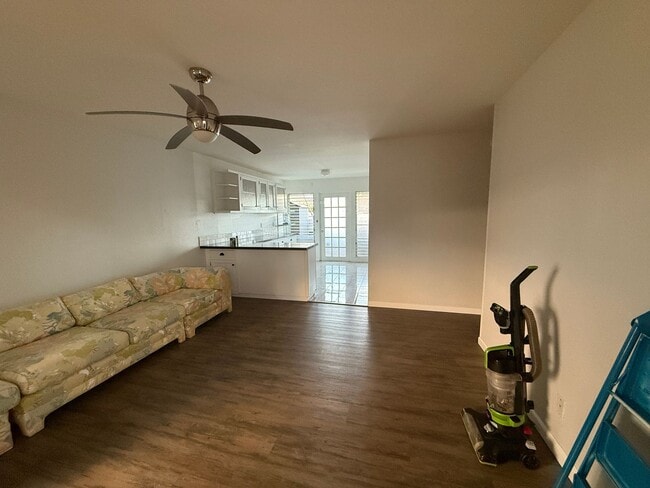 Building Photo - For Rent – 2 Bedroom, 1 Bathroom with Deta...