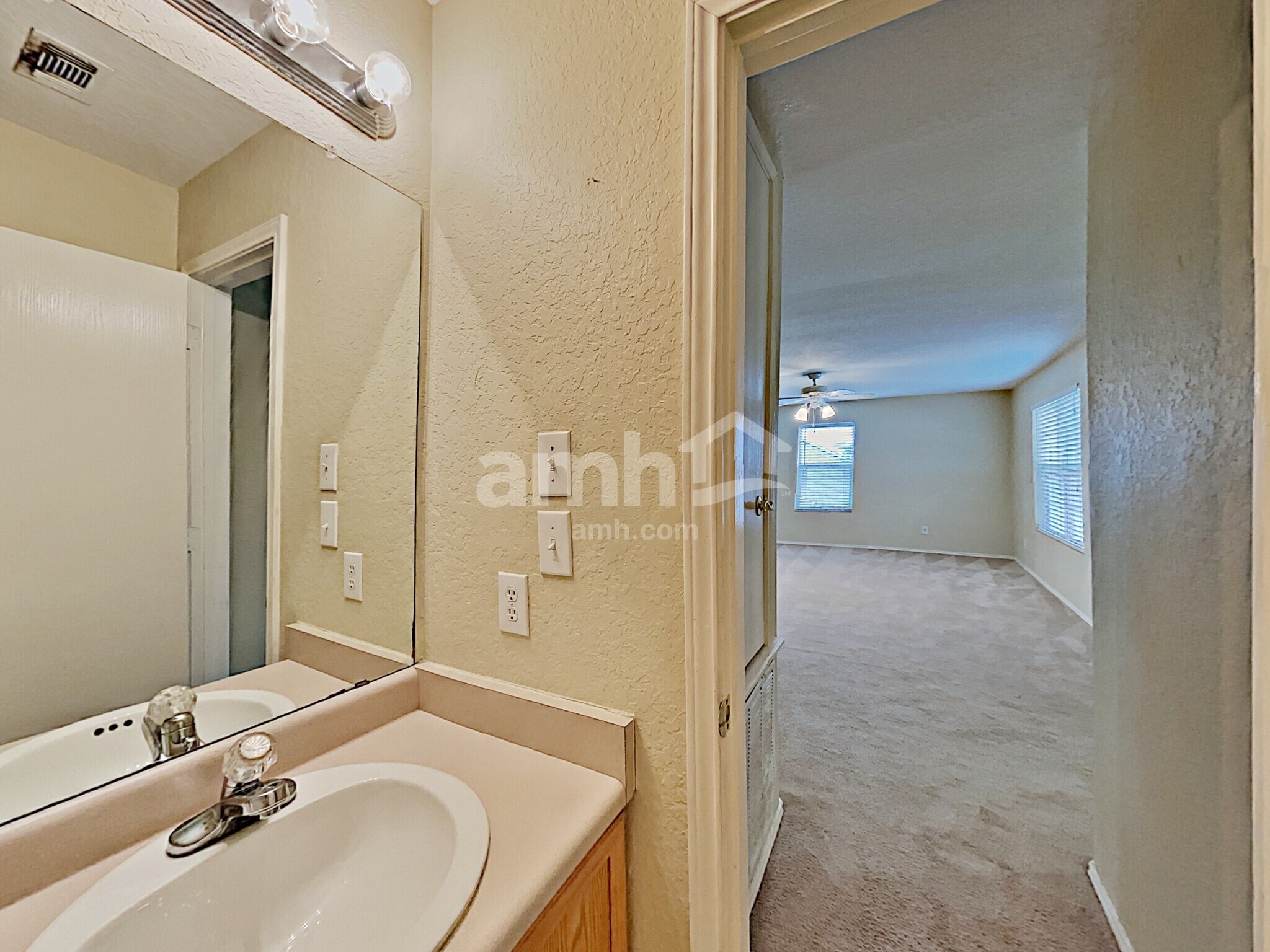Building Photo - 6163 Brandys Farm