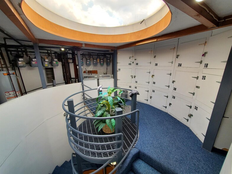 Building Photo - 348 Franklin St