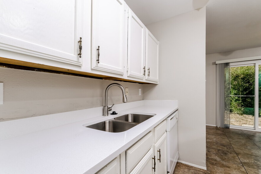Building Photo - 7317 Knight Dr