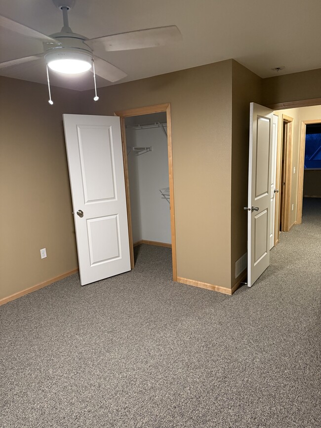 Building Photo - 2444 Catskill Ct