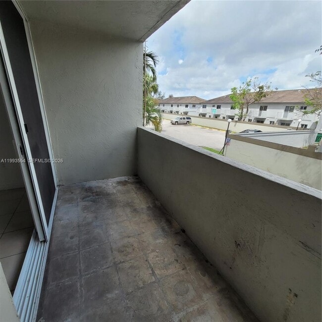 Building Photo - 10090 NW 80th Ct