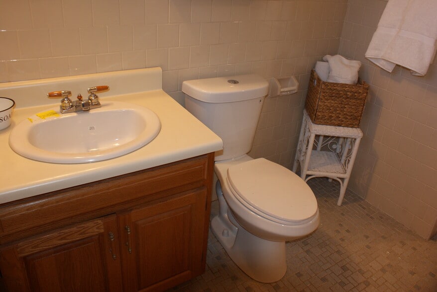 Bathroom - 540 Hoagerburgh Rd