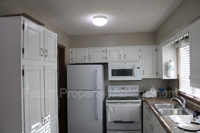 Building Photo - 101 Heather Ln