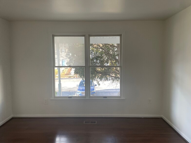 Building Photo - 45 Craftsman Ct