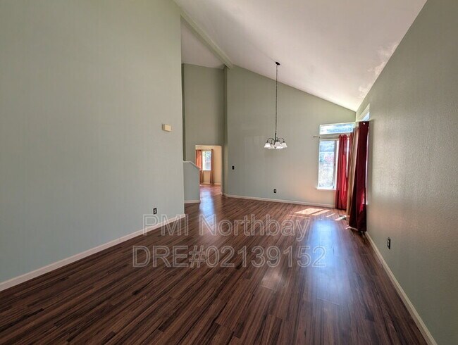 Building Photo - 317 Ridgecrest Cir