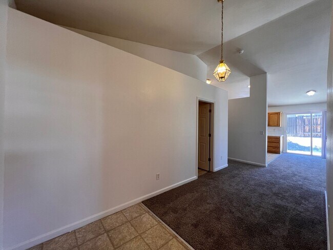 Building Photo - 3 bedroom Fernley home in Donner Trails, F...