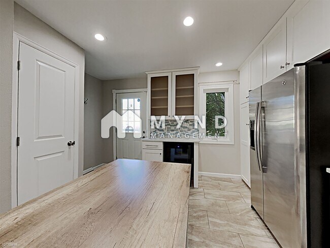 Building Photo - 2 br, 2.5 bath House - 8978 W Dartmouth Pl