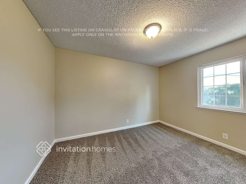 Building Photo - 2165 Cedarbrook Dr