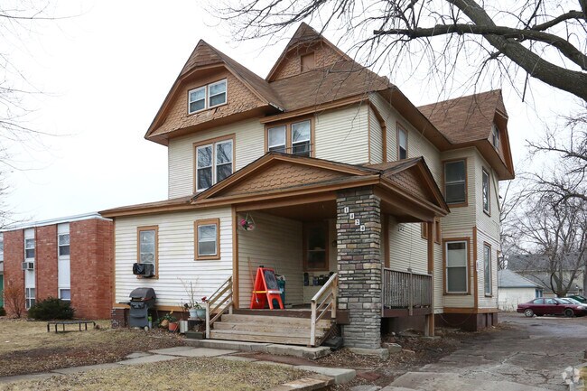 Primary Photo - 1424 30th St