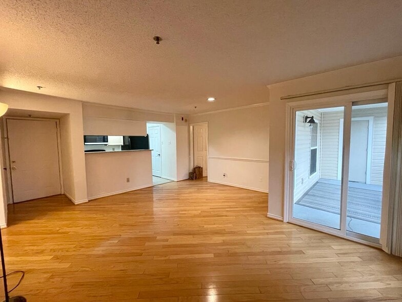 Building Photo - 1524 Lincoln Way