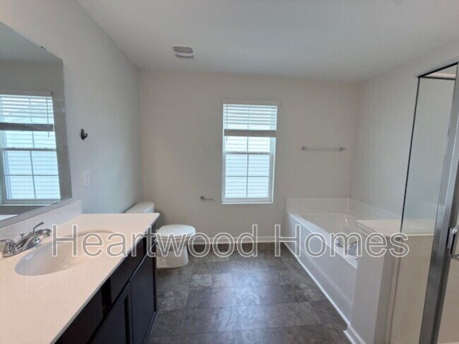 Building Photo - 406 Eclipse Ln
