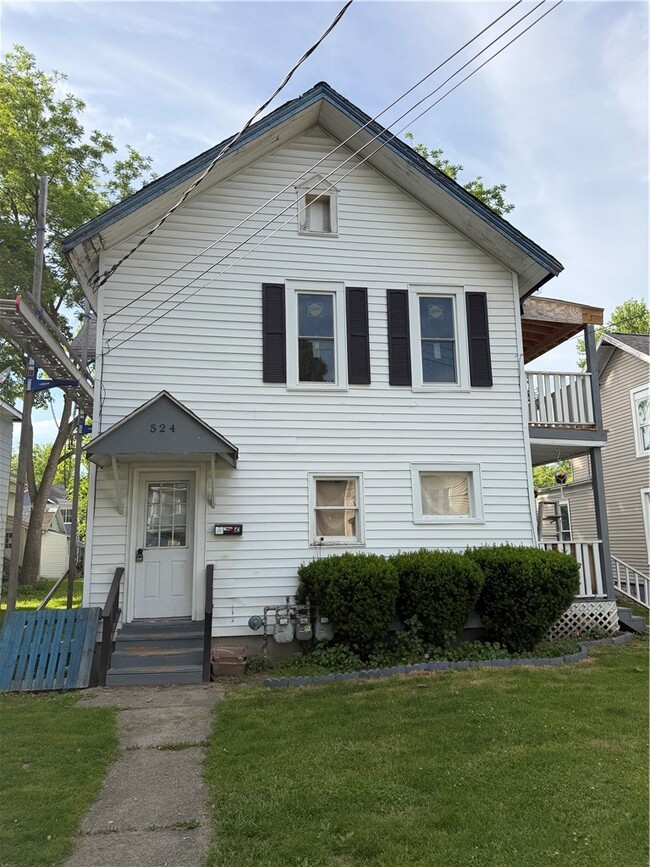 Building Photo - 524 W 1st St