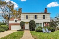 Building Photo - 4350 Bobolink Terrace