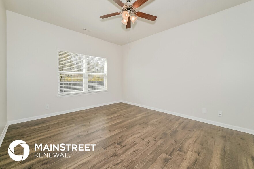 Building Photo - 2605 Red Barn Rd