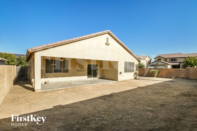 Building Photo - 635 W Desert Hills Dr