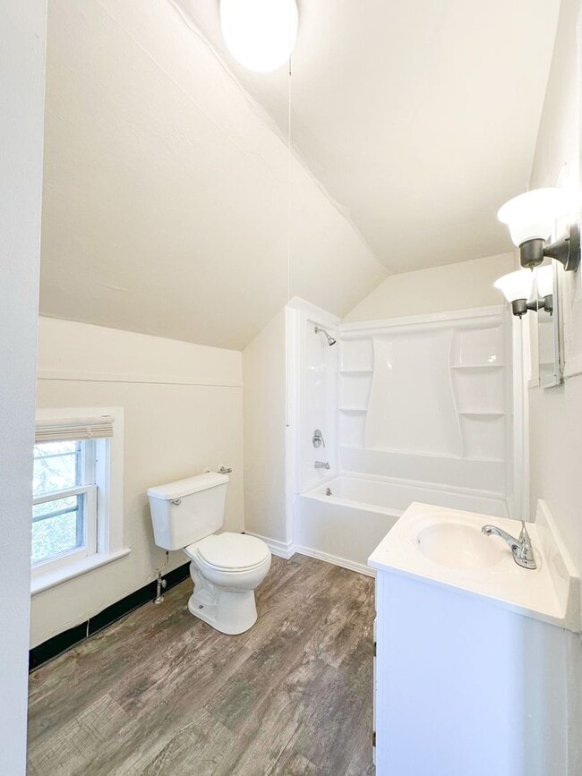 Building Photo - 1514 24th St