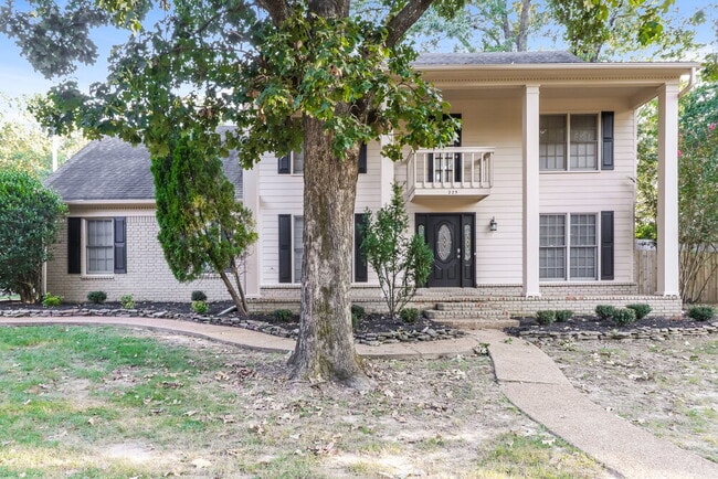 Building Photo - 225 Richards Way Dr