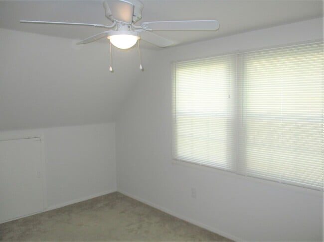 Building Photo - Beautiful 4 Bed 2 Bath Home Sitting On A Spacious Lot In Serene Greenbriar