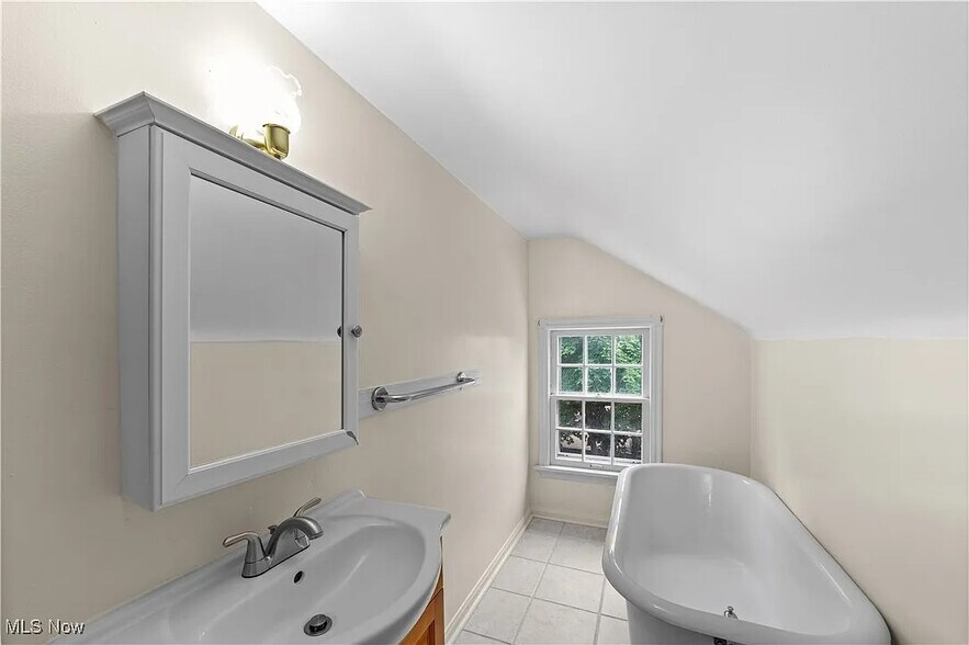 Building Photo - 19609 Winslow Rd