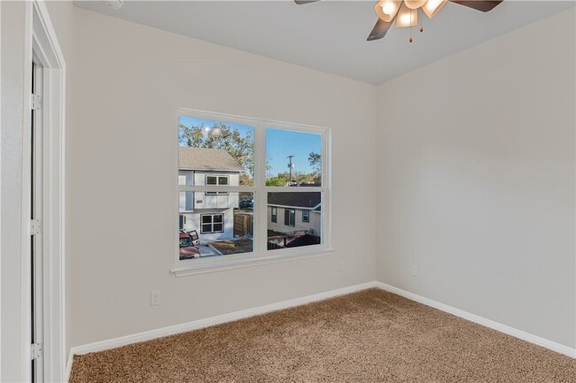 Building Photo - 601 W 24th St