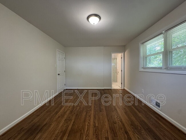 Building Photo - 6405 Roberts Dr
