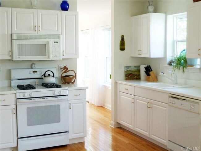 Building Photo - 107 Winding Ridge Rd