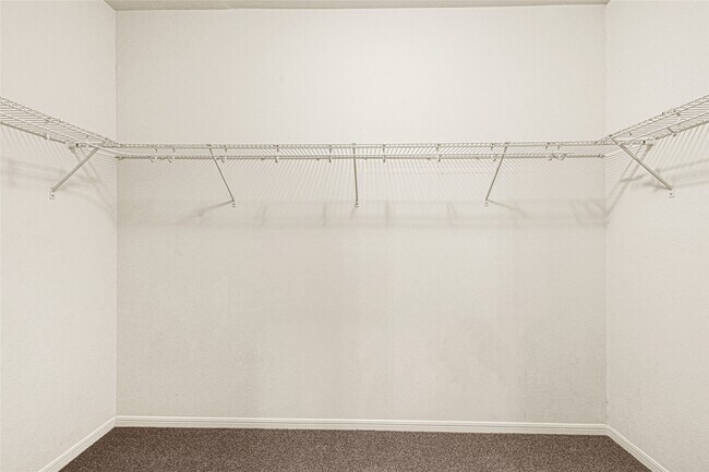 Building Photo - 10506 Pine Landing Dr