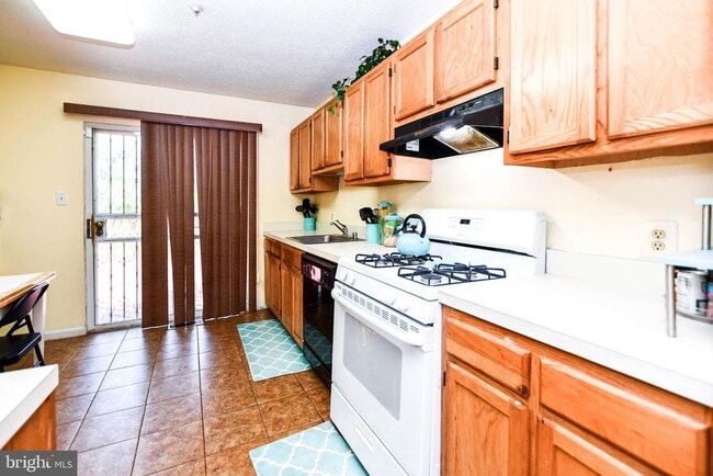 Building Photo - 1600 Ora Lea Ln