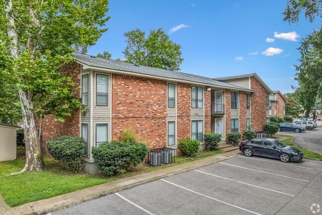 Building Photo - 3945 Macon Rd