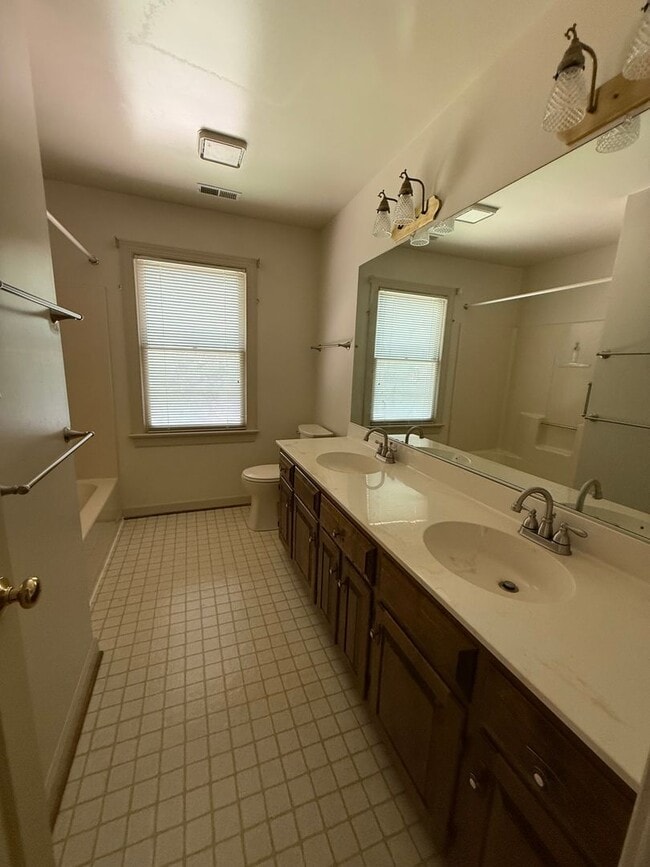 Building Photo - 4761 Bristol Cir