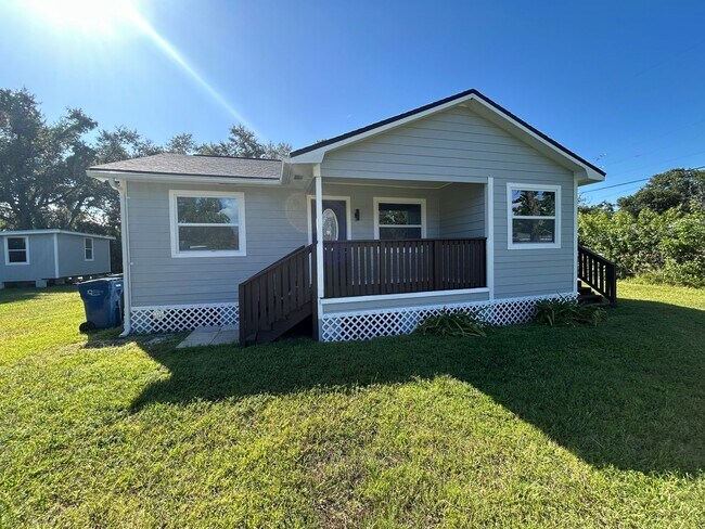 Primary Photo - Charming & Completely Remodeled 3-Bedroom ...