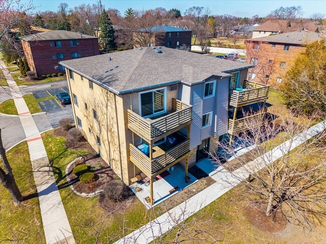 Building Photo - 708 W 65th St