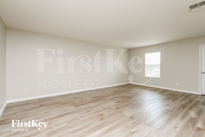Building Photo - 503 Haywood Ln