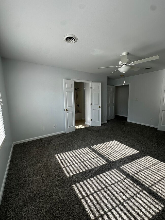 Building Photo - 1643 Wood Song Ln