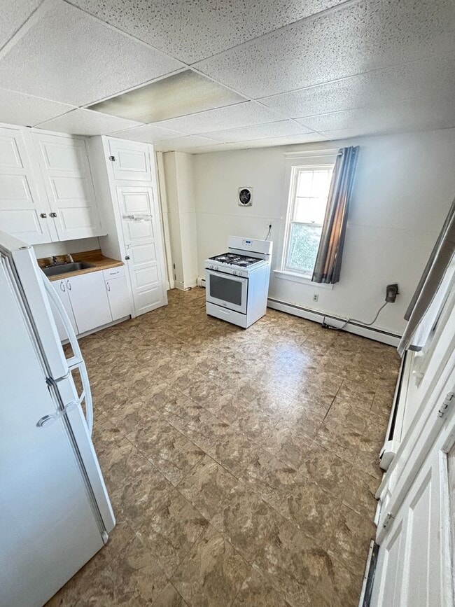 Building Photo - Charming Craftsman-Style Split Home – 3 Bedrooms, 1 Bath