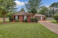Building Photo - 170 Oak Grove Dr
