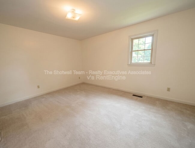 Building Photo - 479 Bramblewood Ln