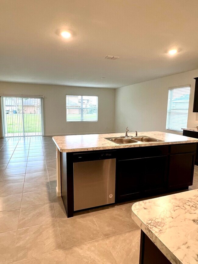 Building Photo - 4011 SW Kidd Ct