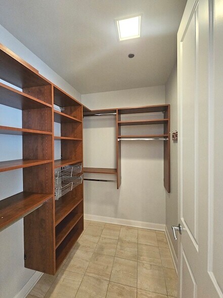 Building Photo - 415 E North Water St