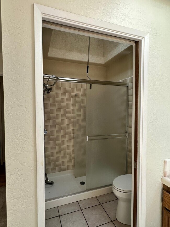 Building Photo - 2431 Rifle Range Dr