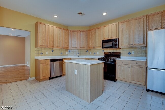 Building Photo - 608 Kensington Ln