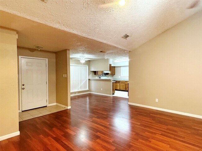 Building Photo - 4923 Kentwalk Dr