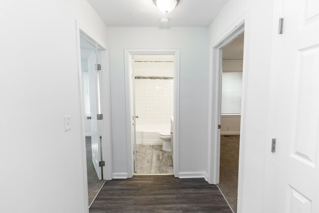 Building Photo - 231 Maple St